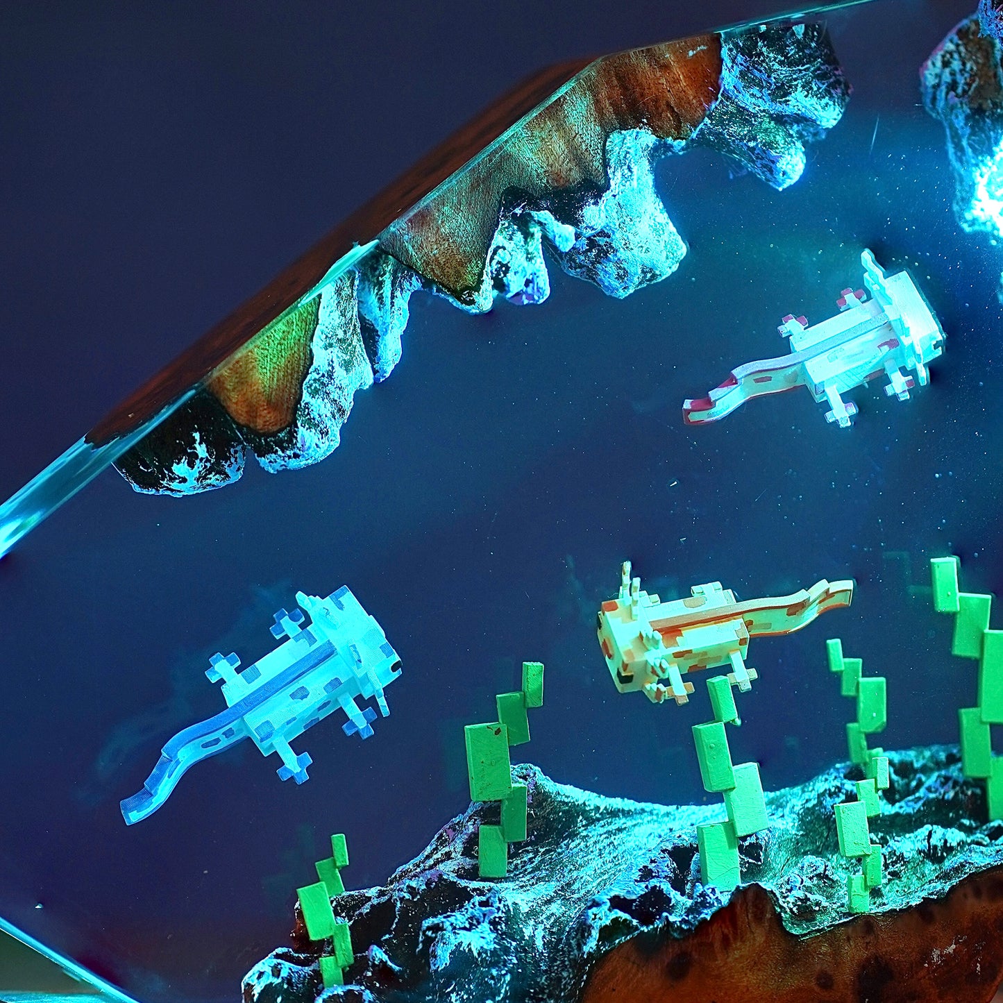 Square Aquatic Pet: Deep Sea Explorer Resin Lamp