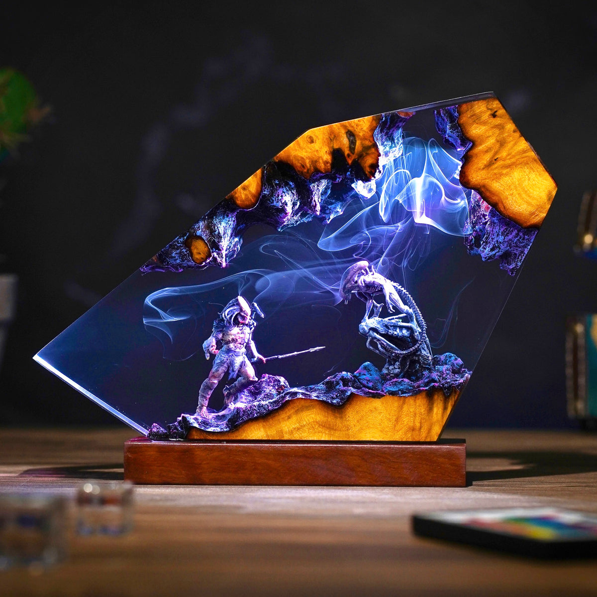 Predator vs Xenomorph Resin Lamp