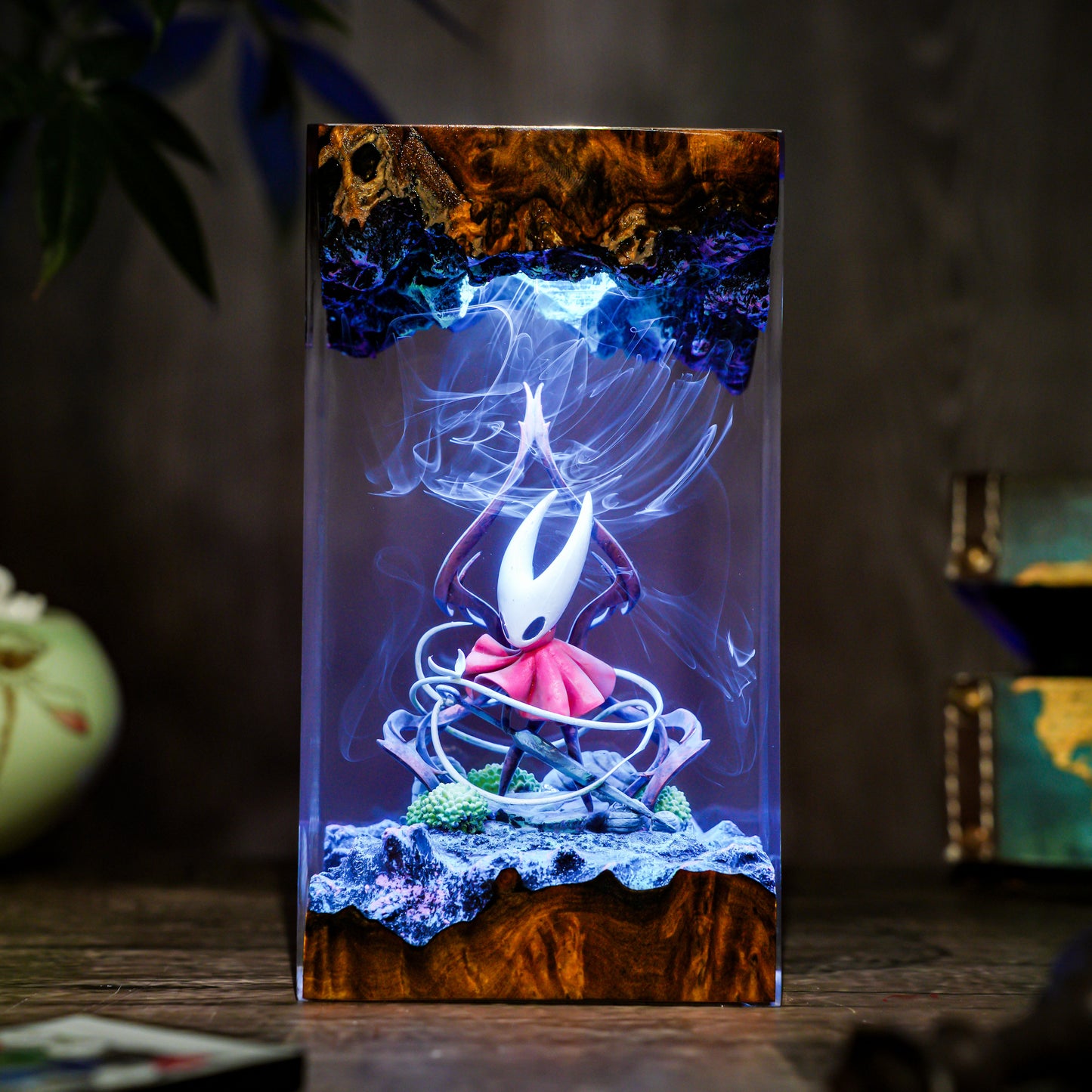 The Princess of Shells: Crimson Spirit Resin Lamp