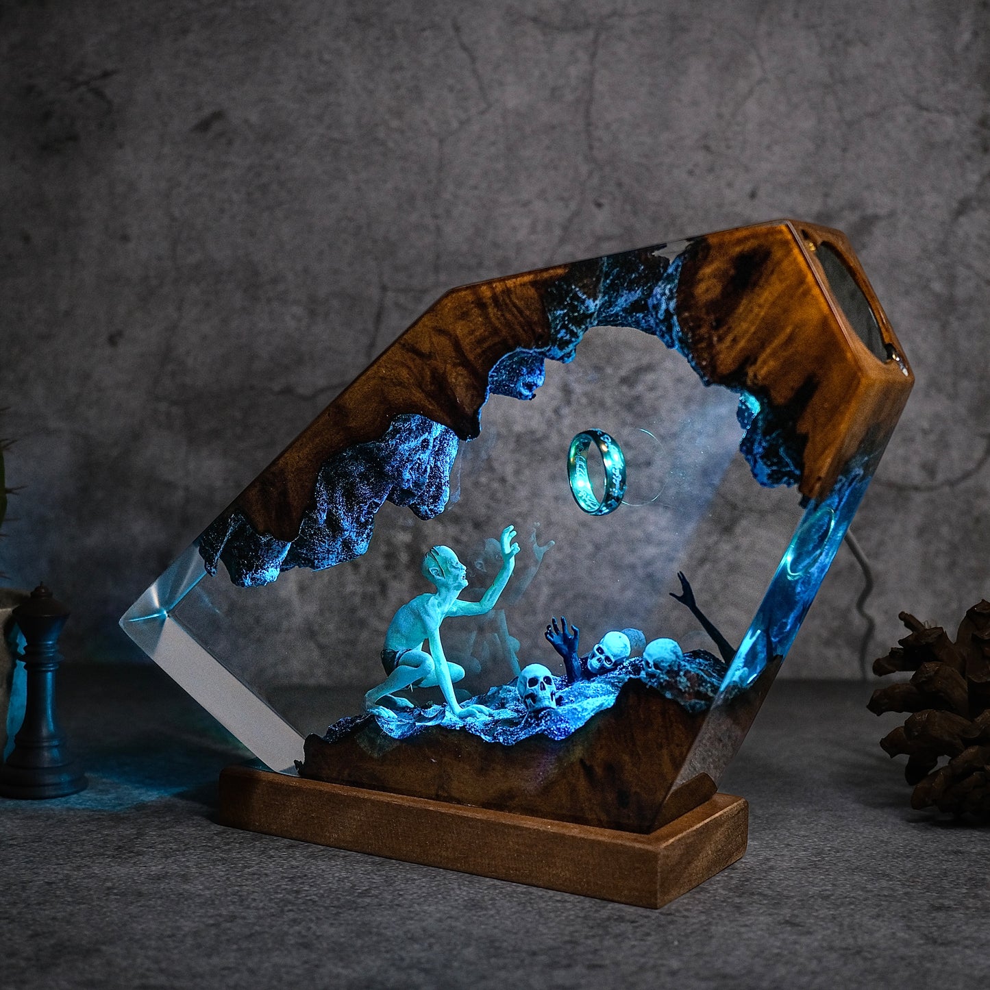The Ring Seeker: Abyssal Shadow Resin Lamp