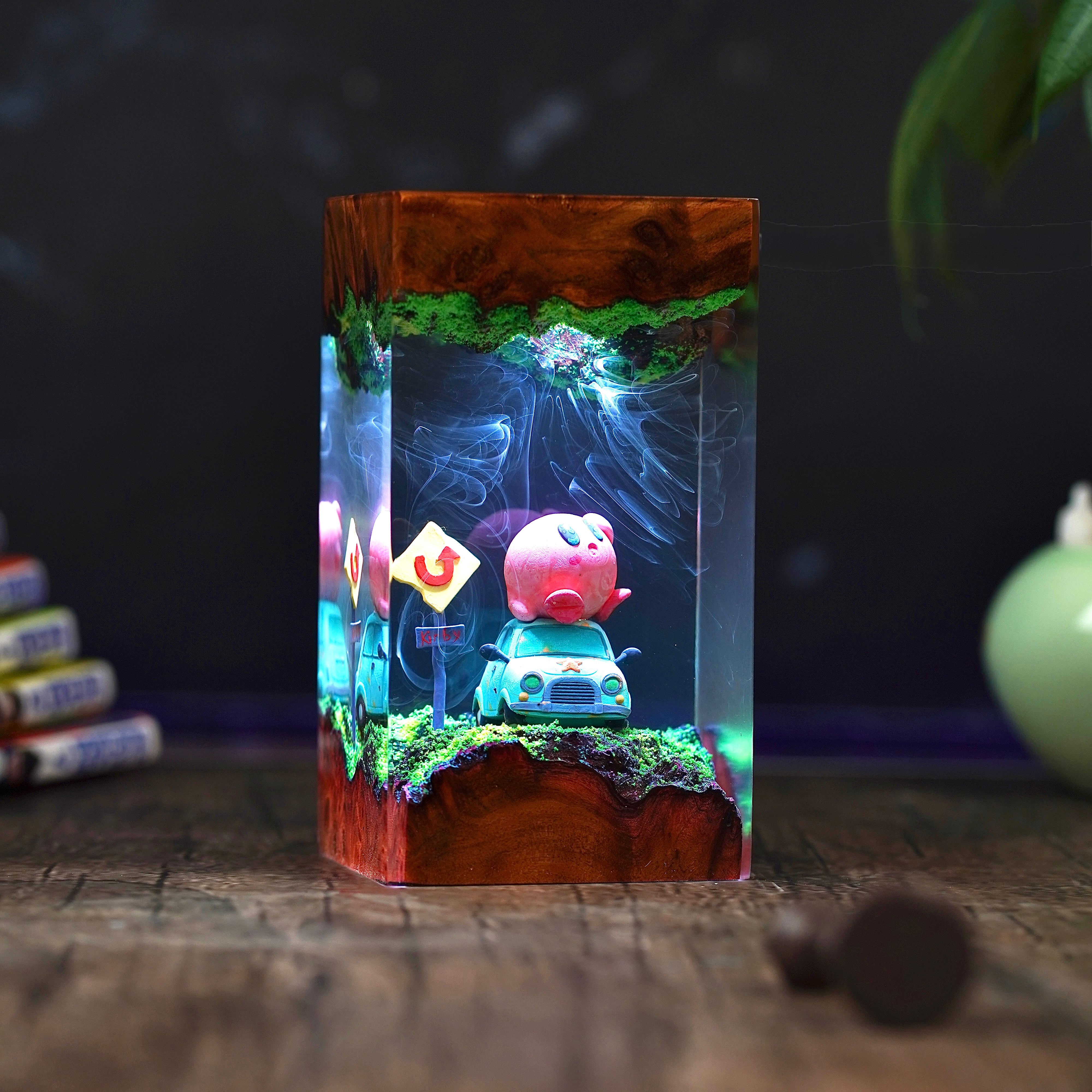 Kirby Resin lamp