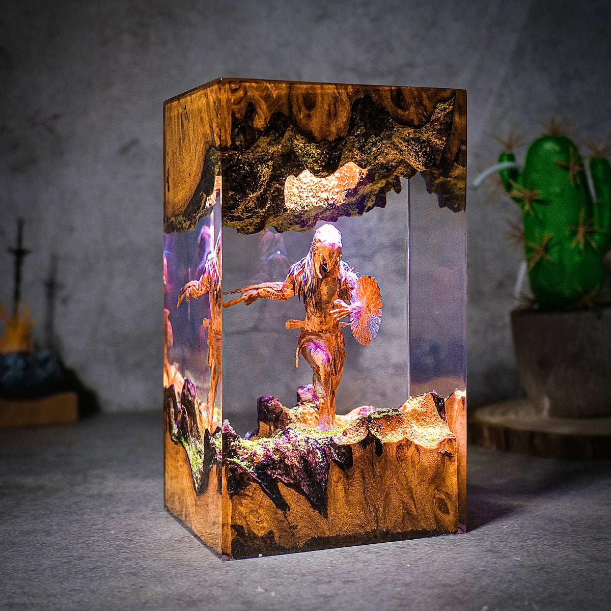 Prey Predator Resin lamp – ResinViet