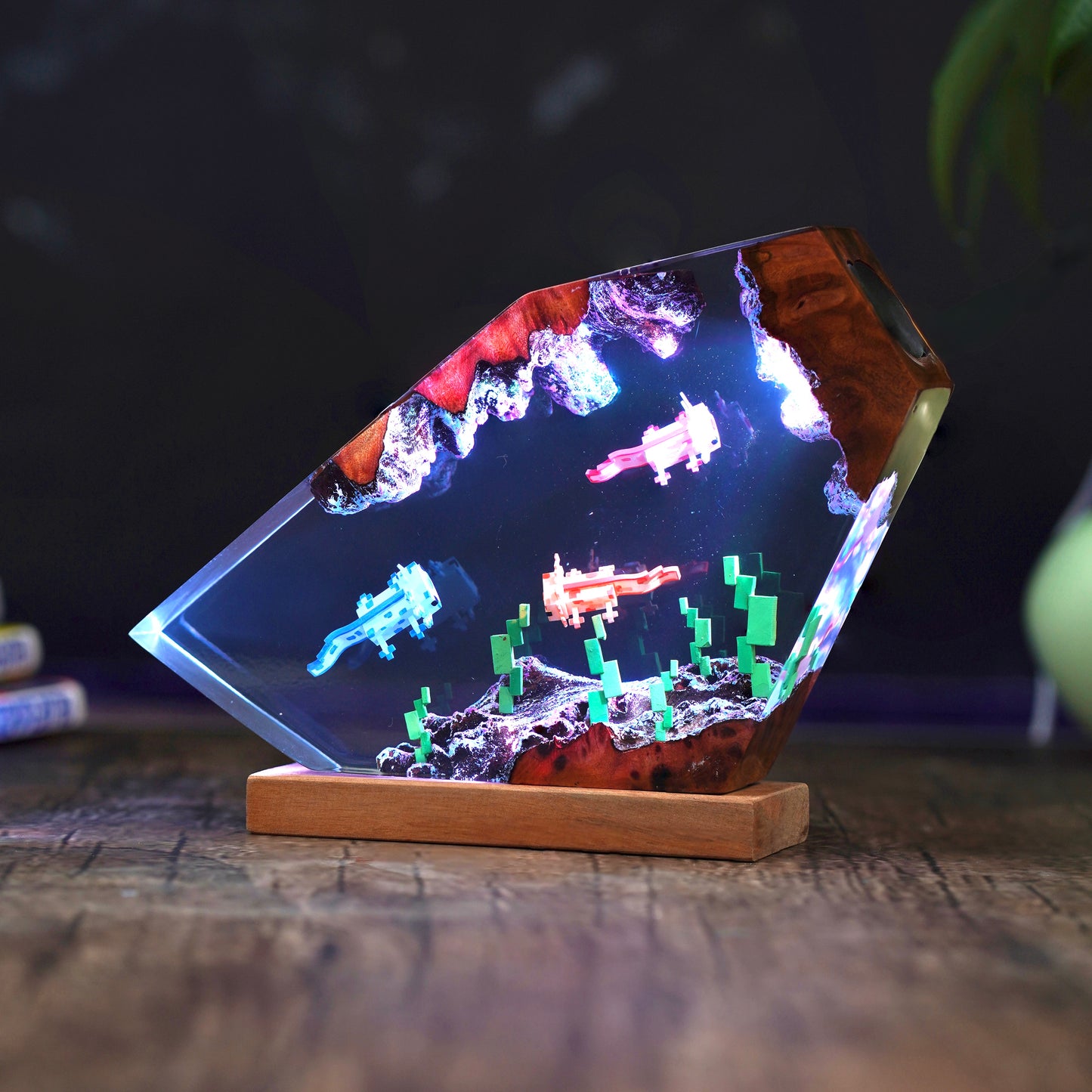 Square Aquatic Pet: Deep Sea Explorer Resin Lamp