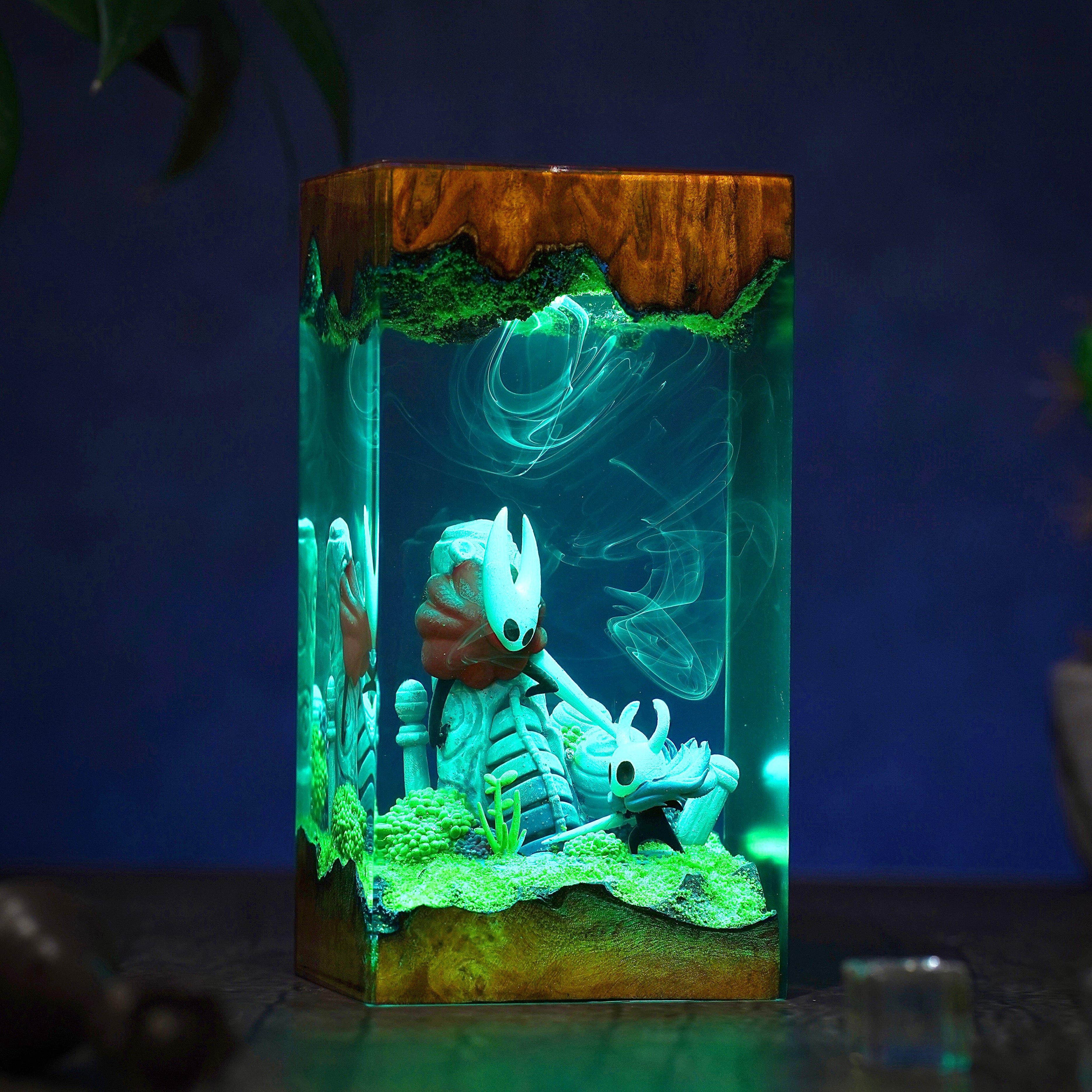 Hollow Knight Battle Resin lamp