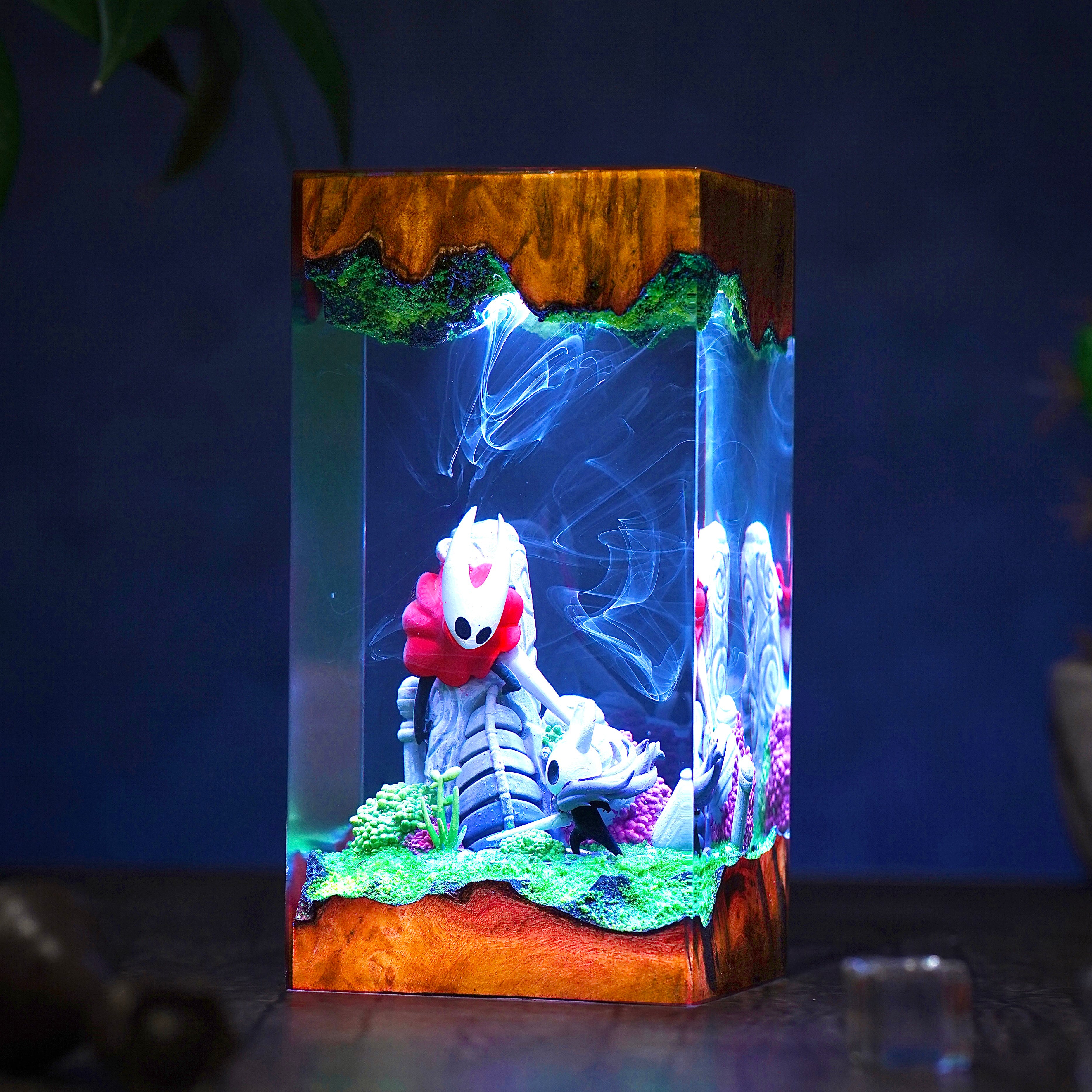 Hollow Knight Battle Resin lamp