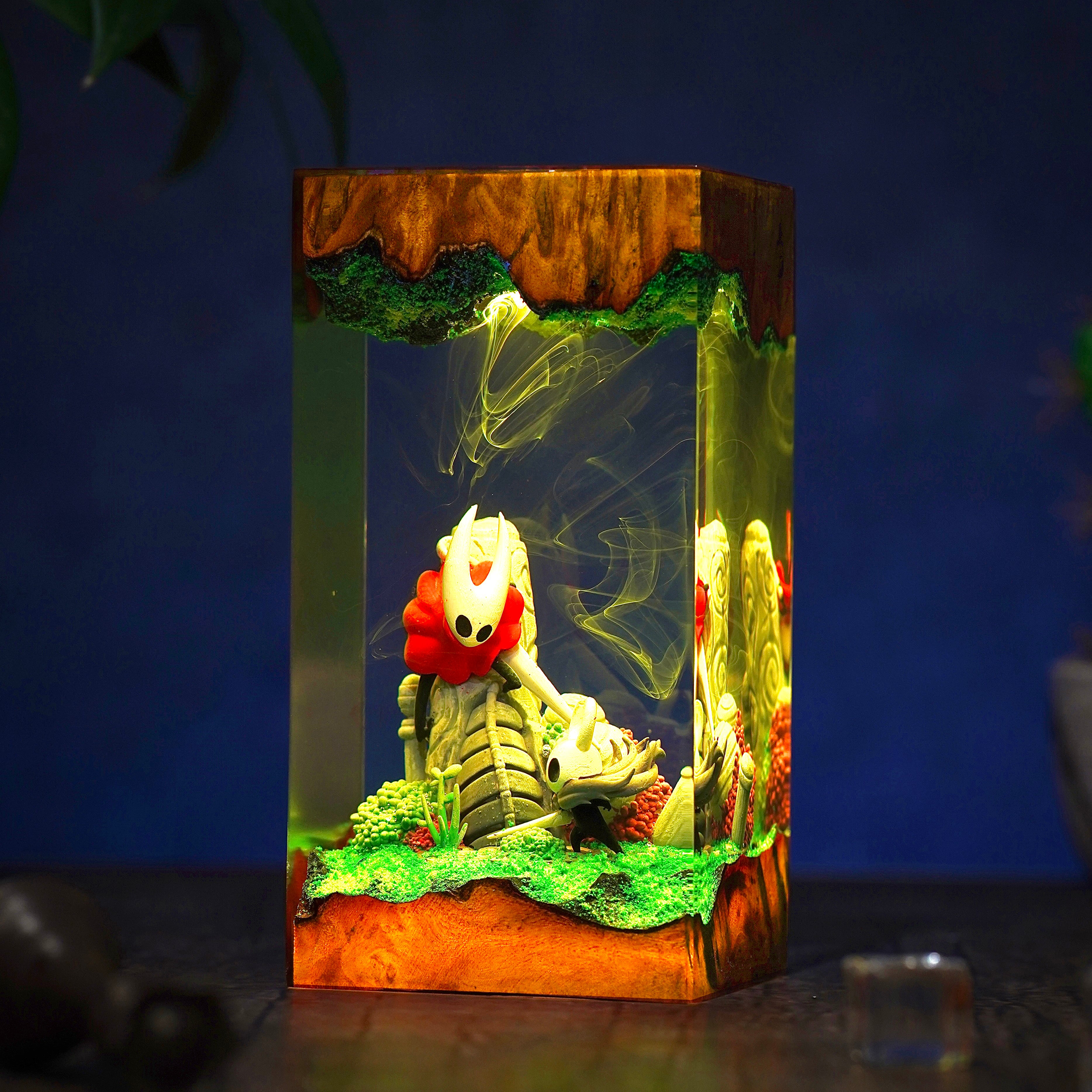 Hollow Knight Battle Resin lamp