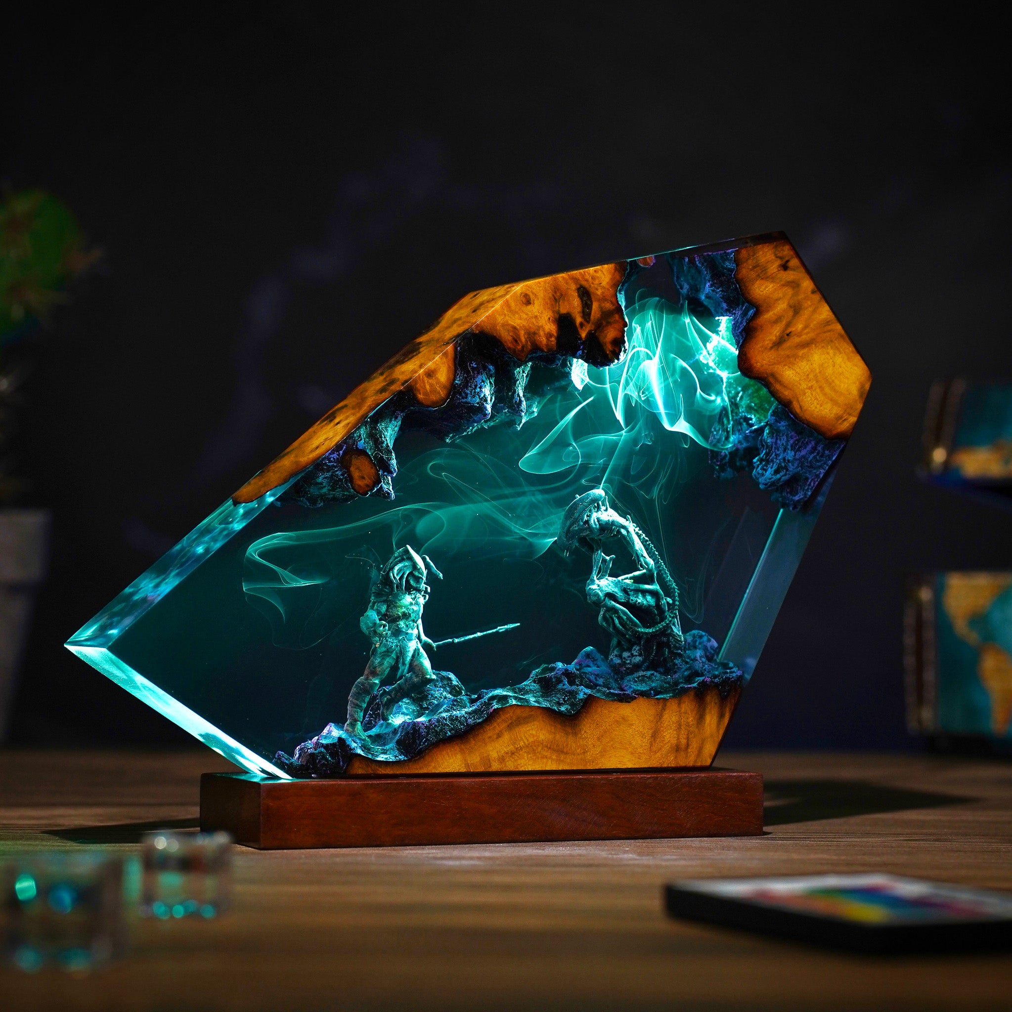 Predator vs Xenomorph Resin Lamp