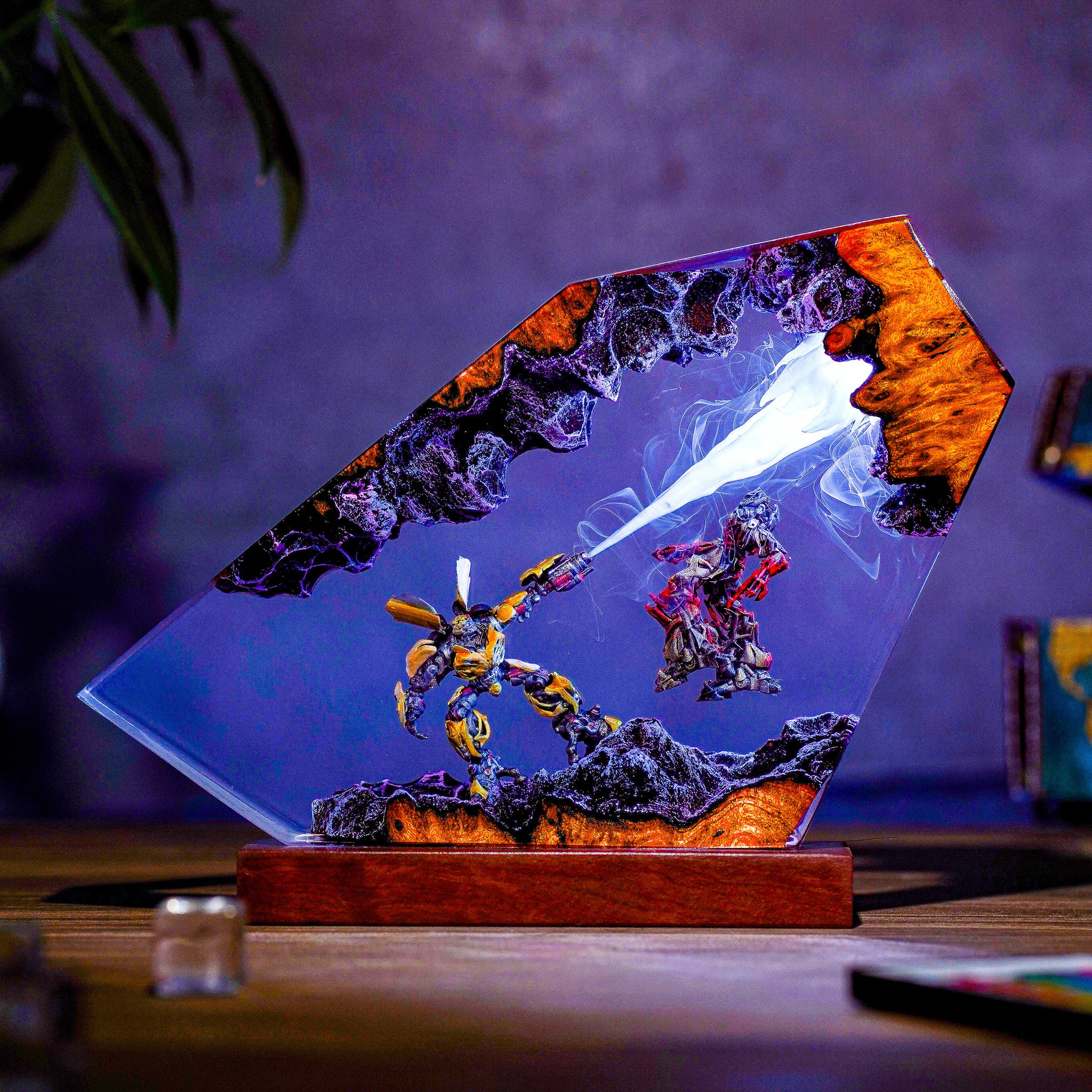Bumblebee Battle Resin Lamp