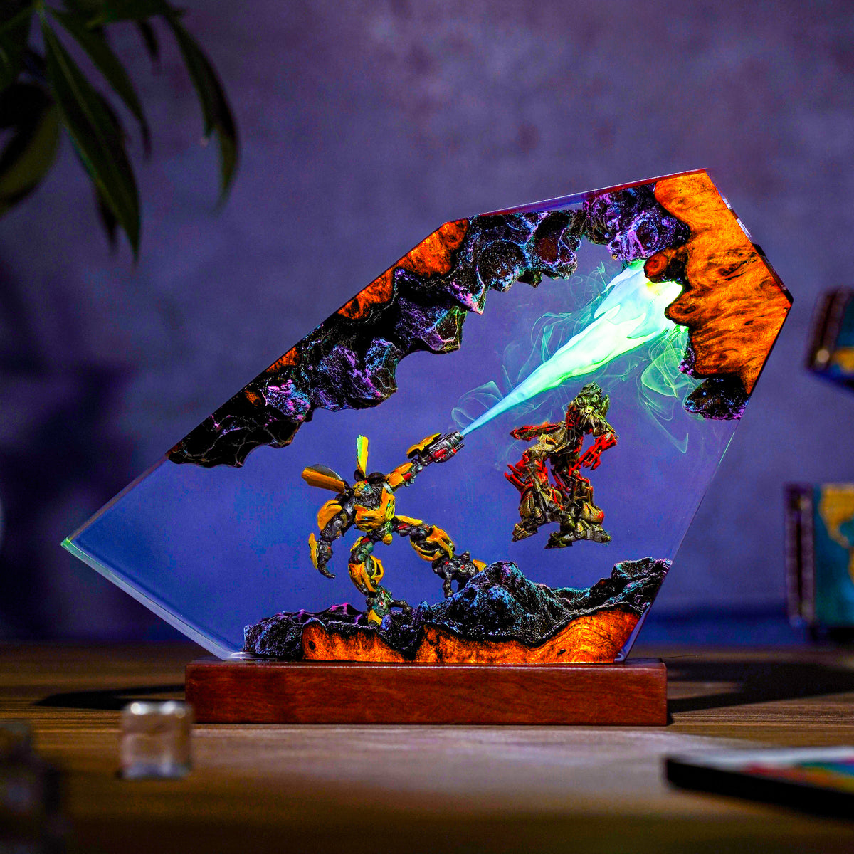 Bumblebee Battle Resin Lamp