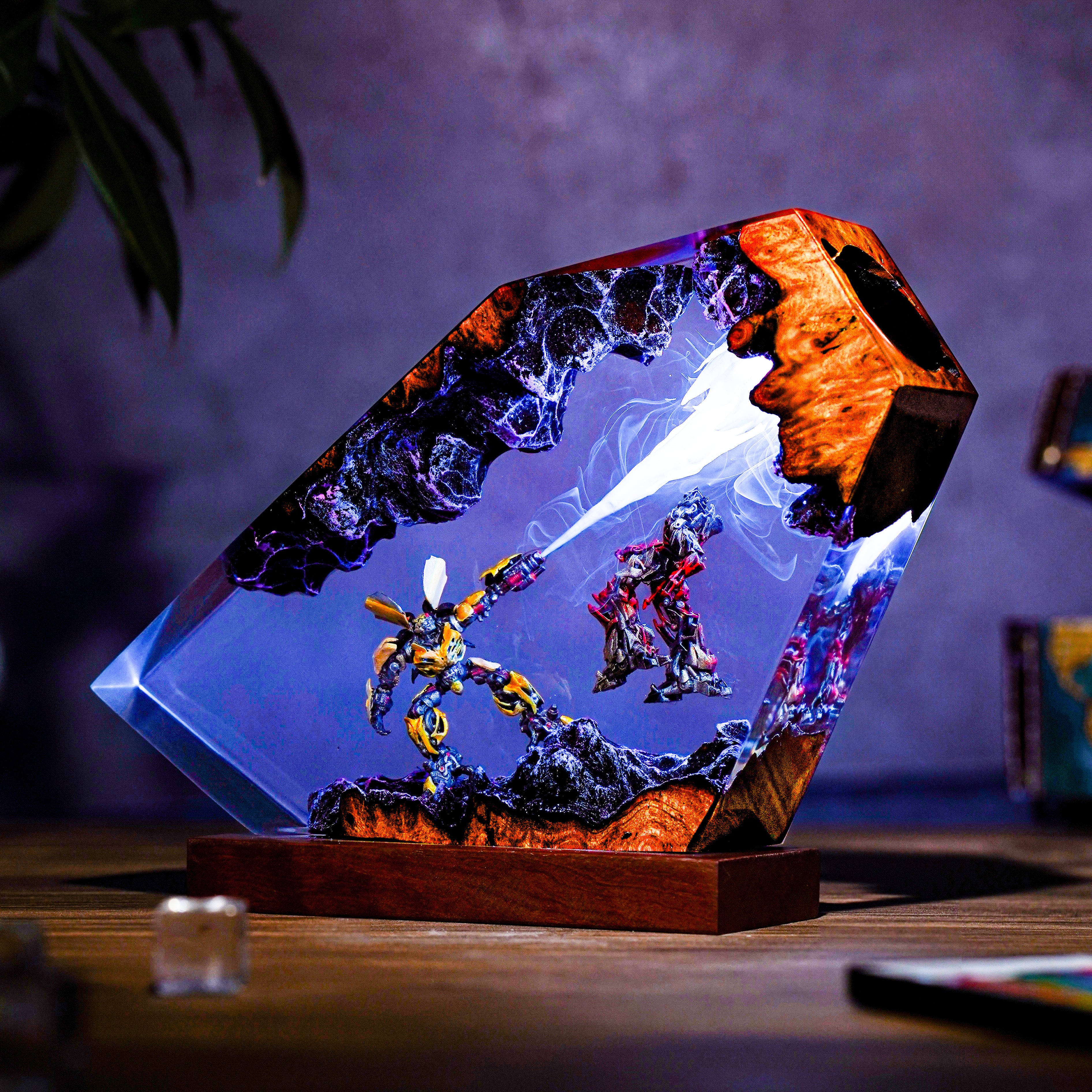 Bumblebee Battle Resin Lamp