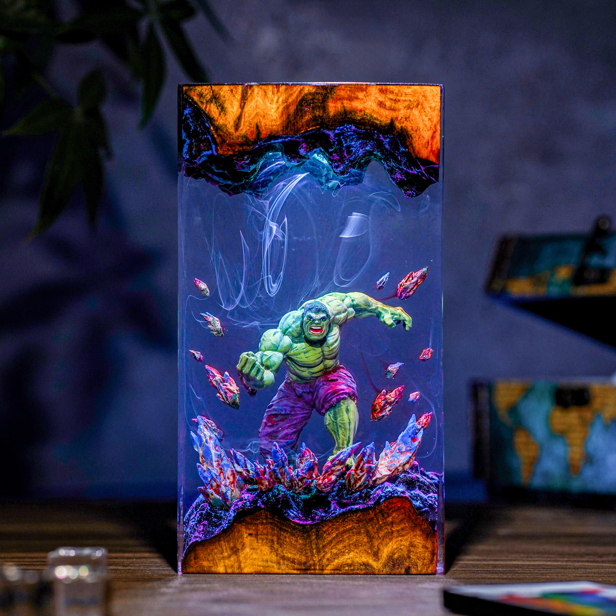 Hulk Battle Marvel Resin lamp