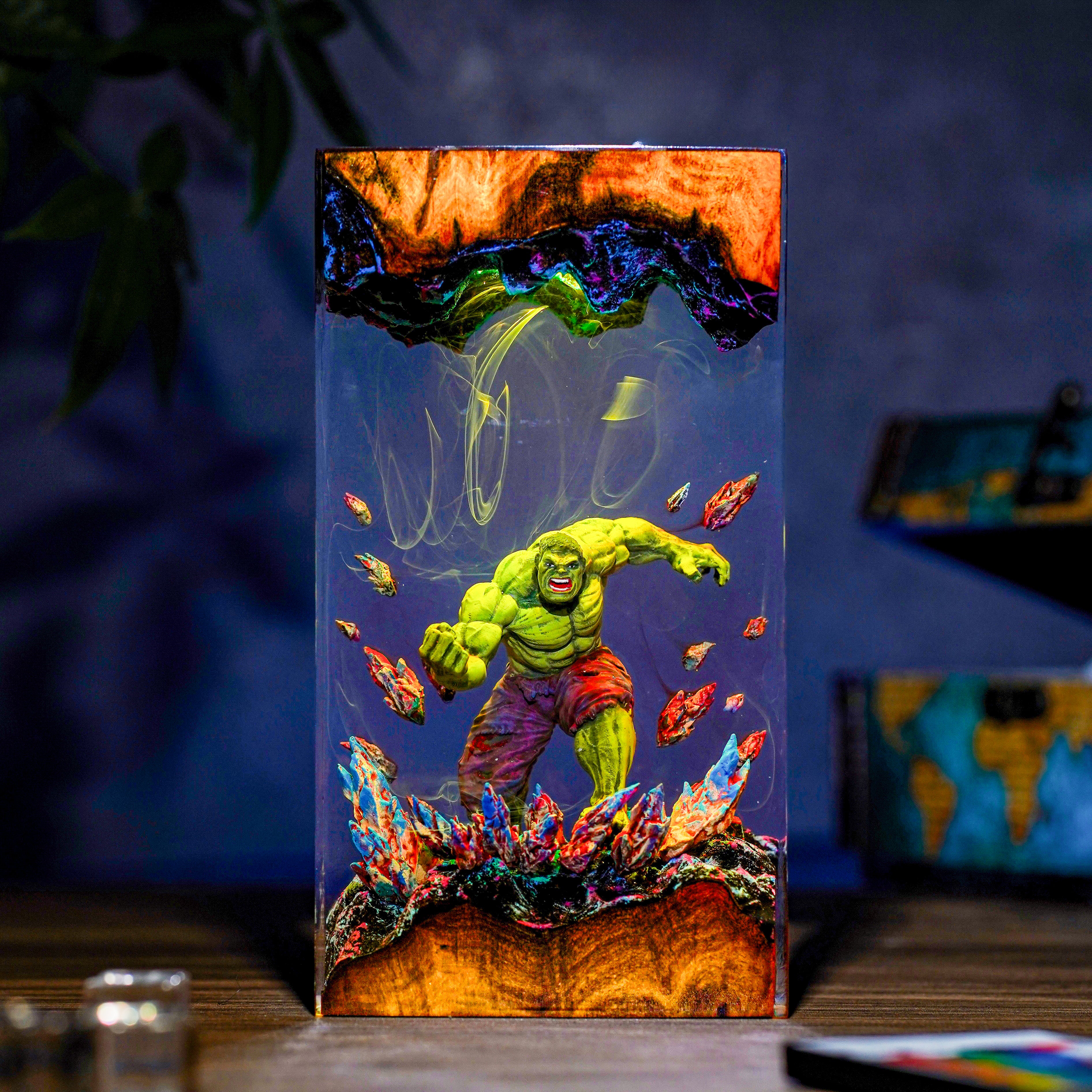 Hulk Battle Marvel Resin lamp
