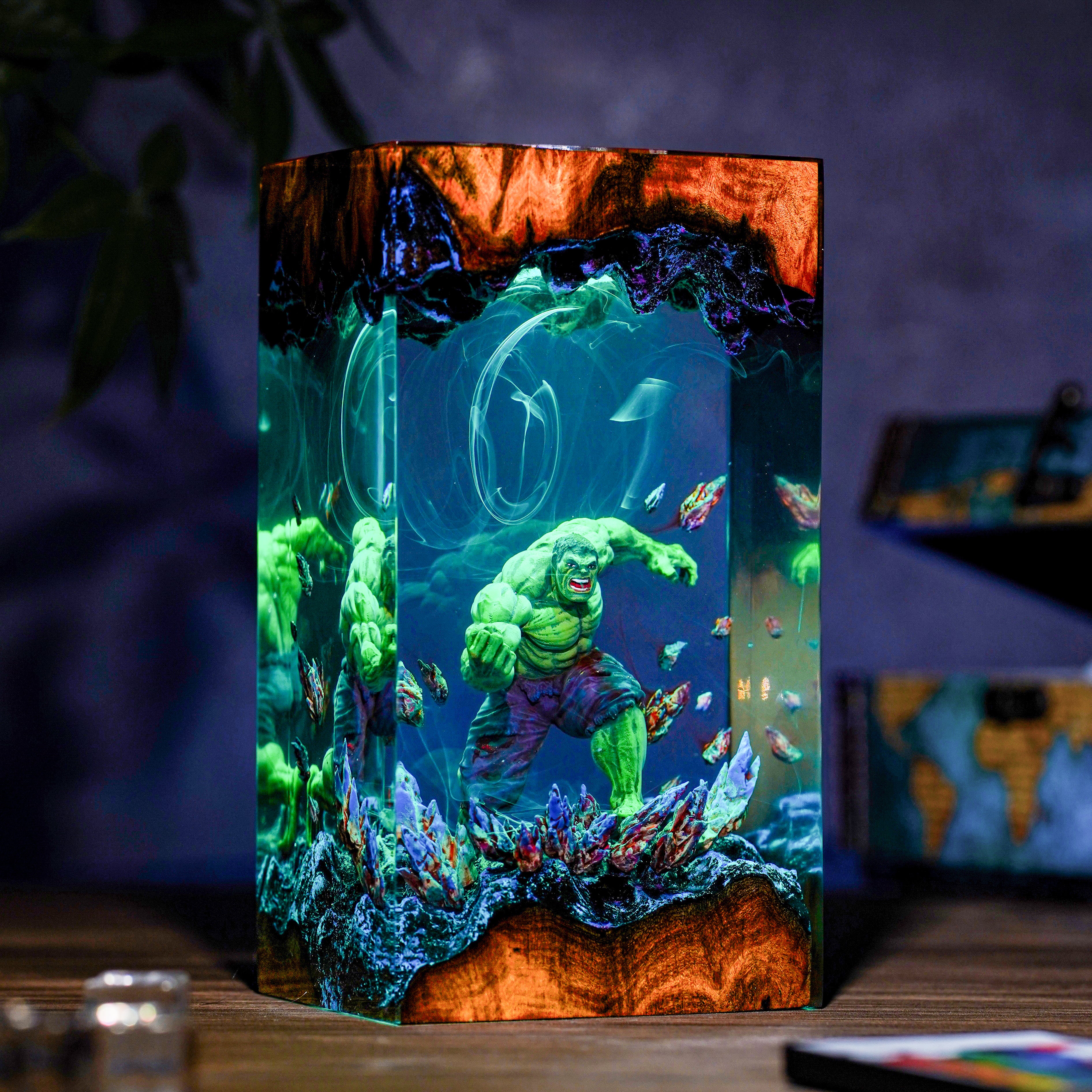 Hulk Battle Marvel Resin lamp