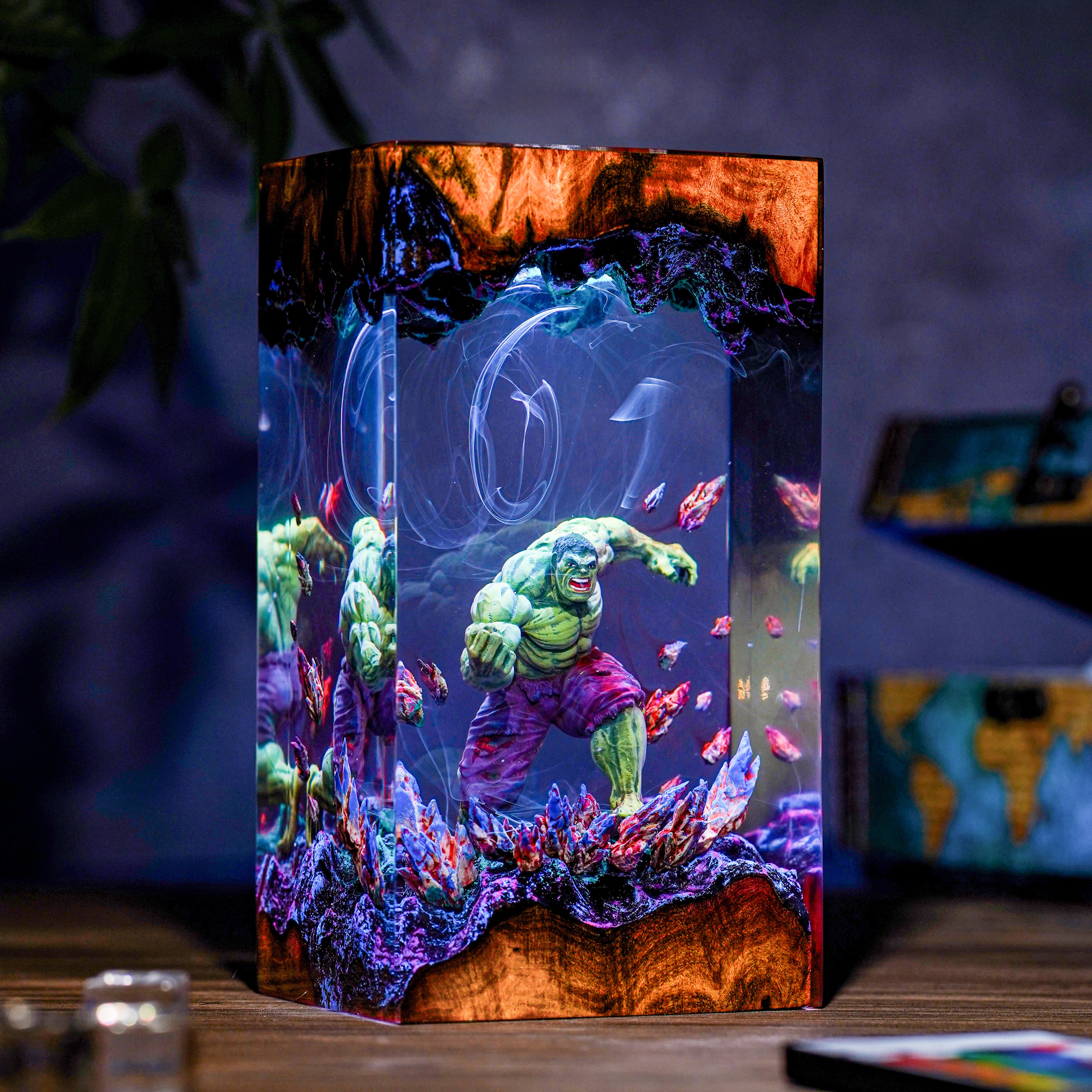 Hulk Battle Marvel Resin lamp