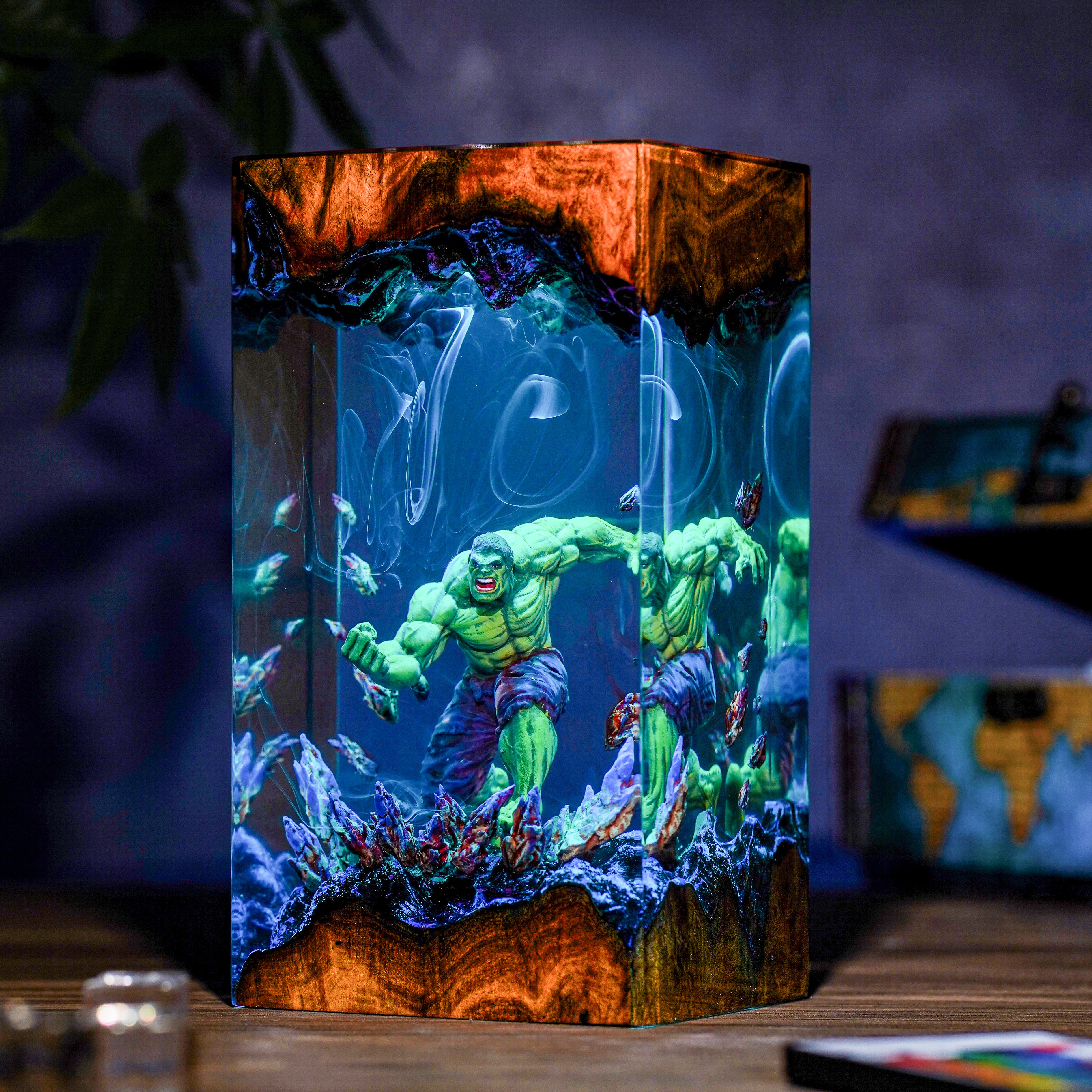 Hulk Battle Marvel Resin lamp