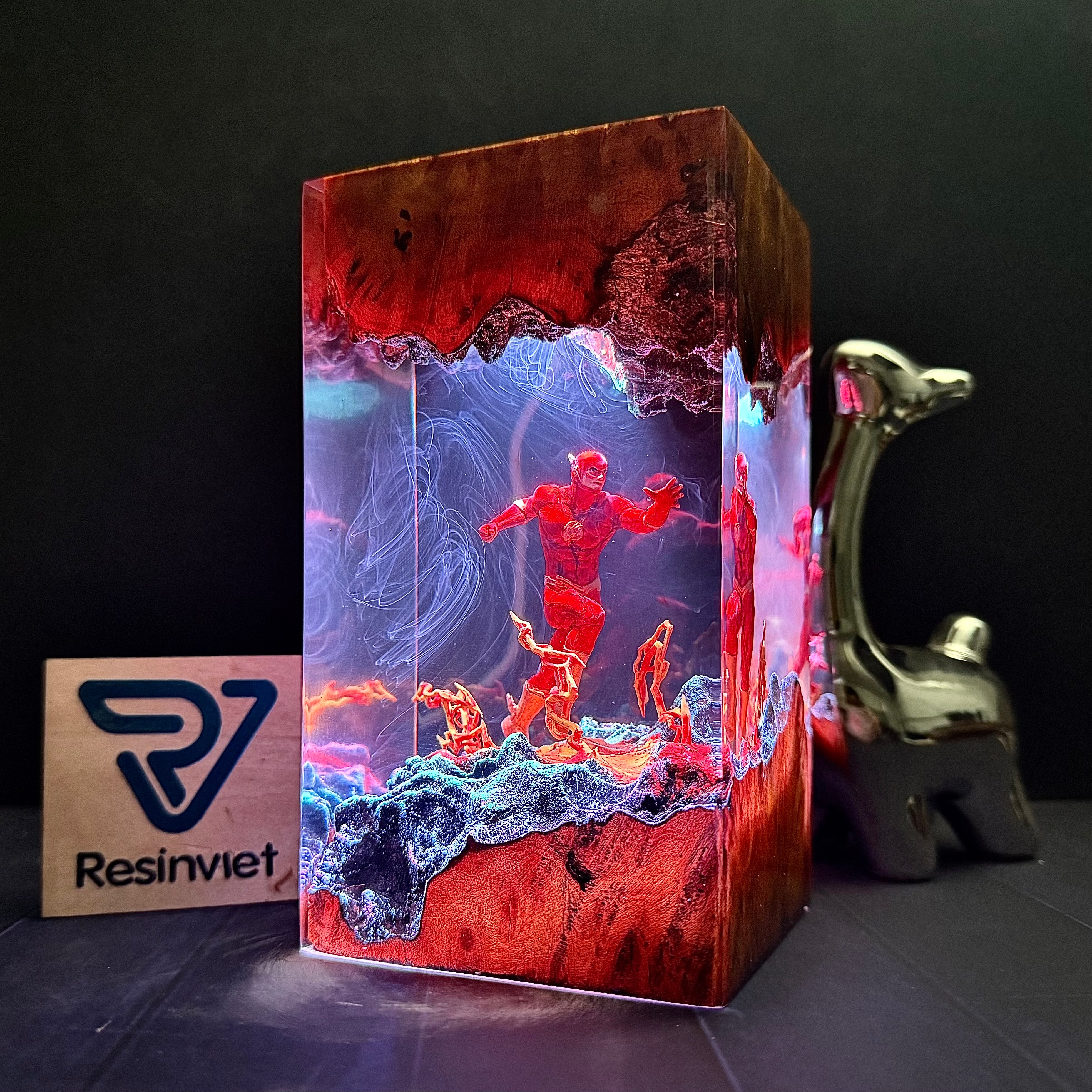 Flash Resin lamp