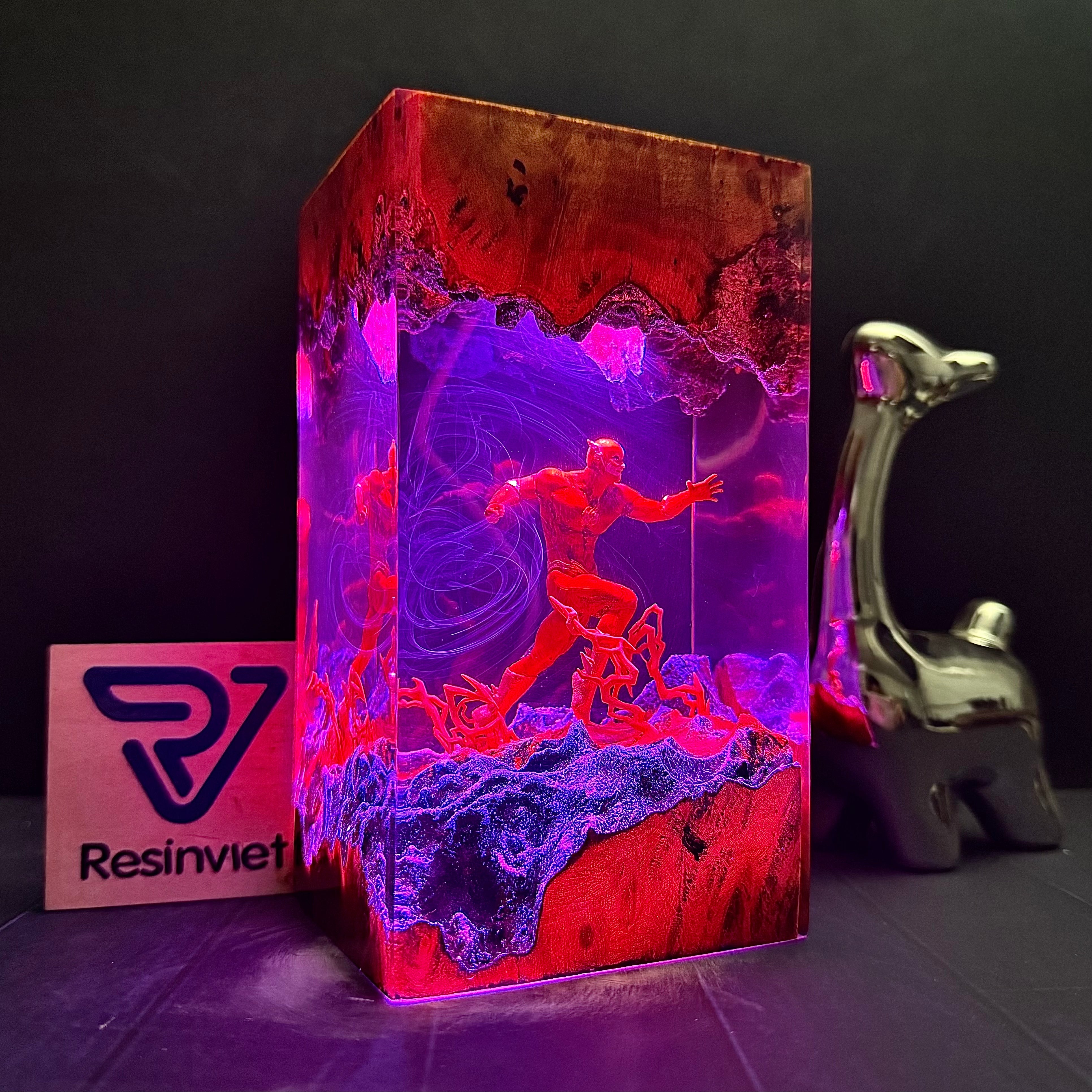 Flash Resin lamp