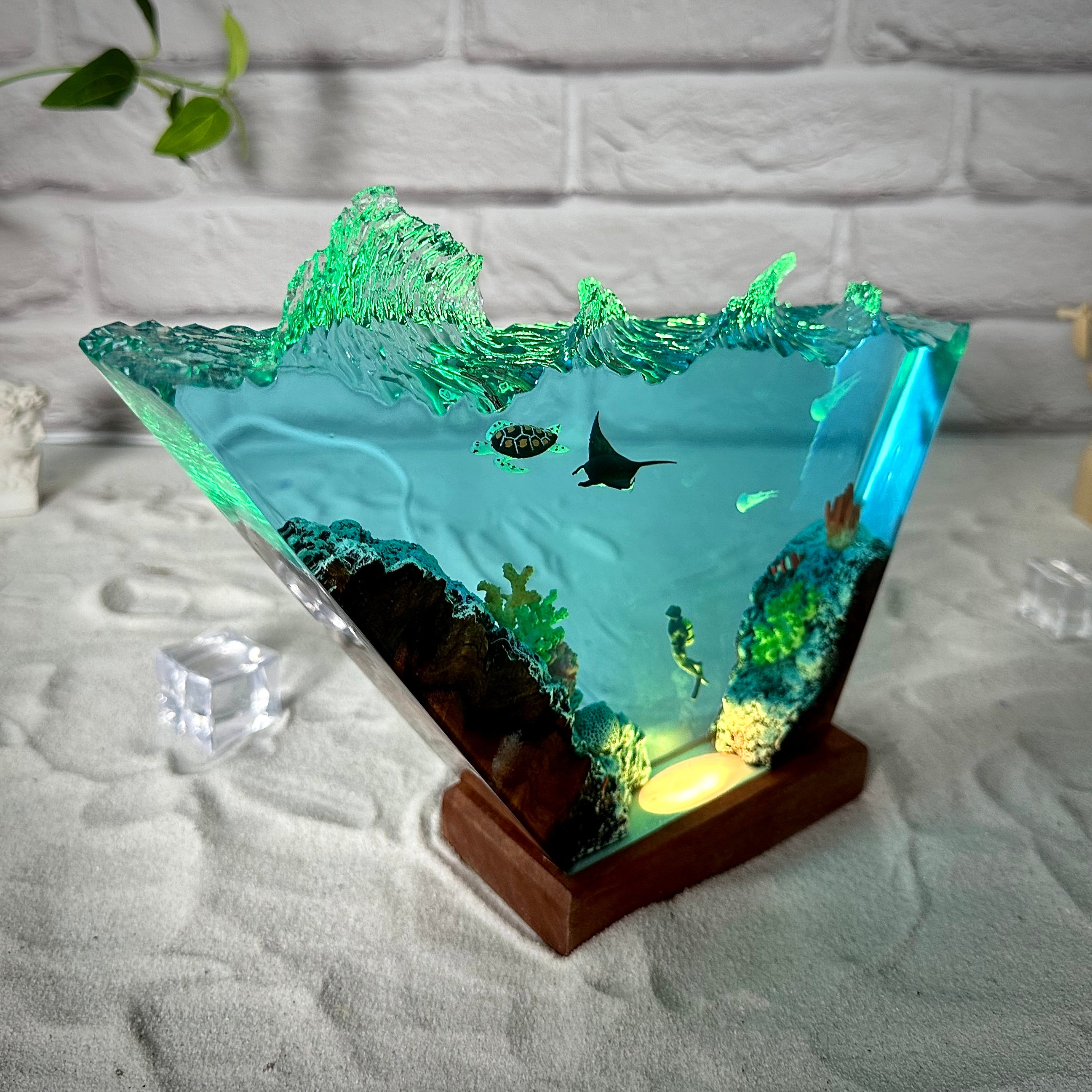 Ocean resin lamps .High waves divers, rays and turtles