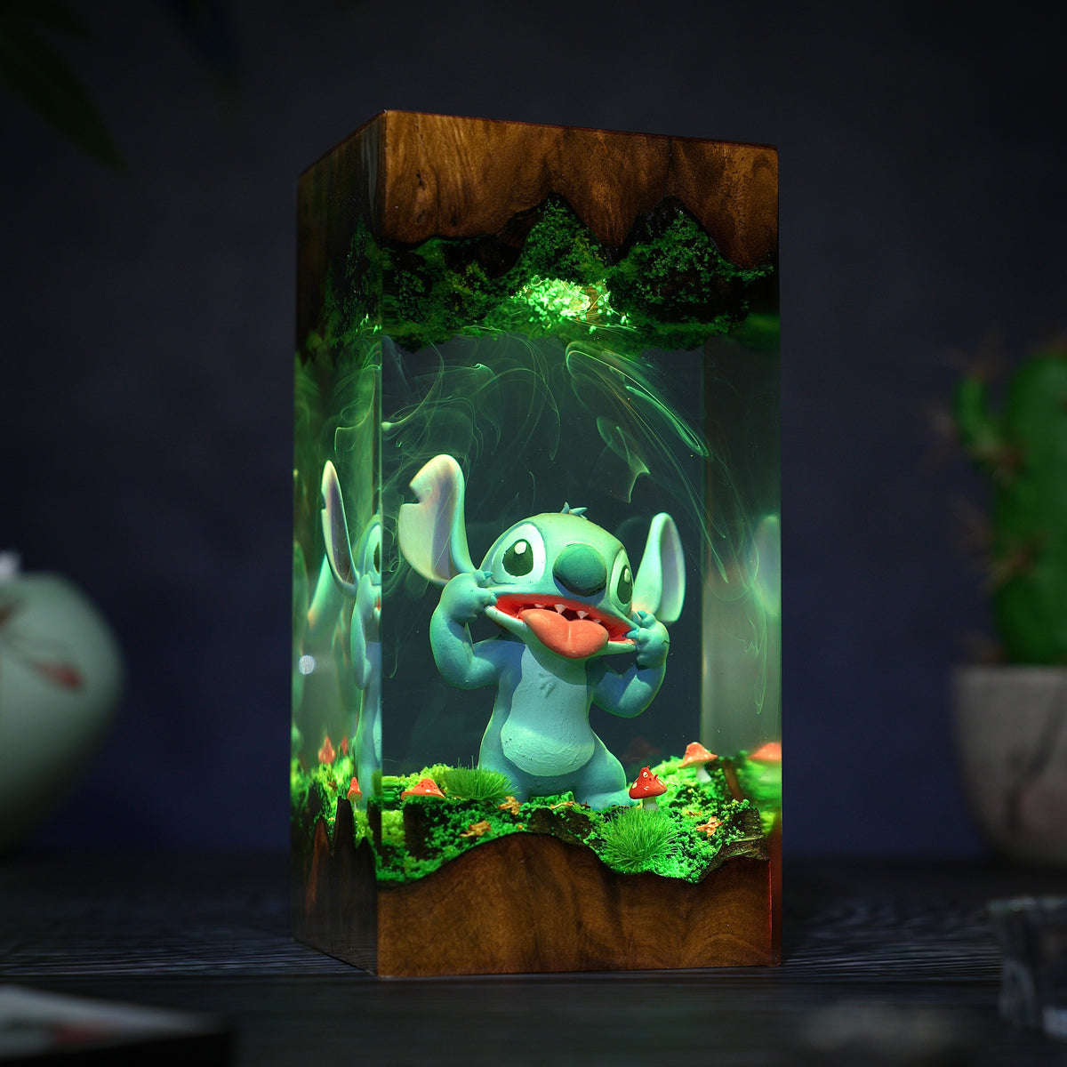 Stich Resin lamp