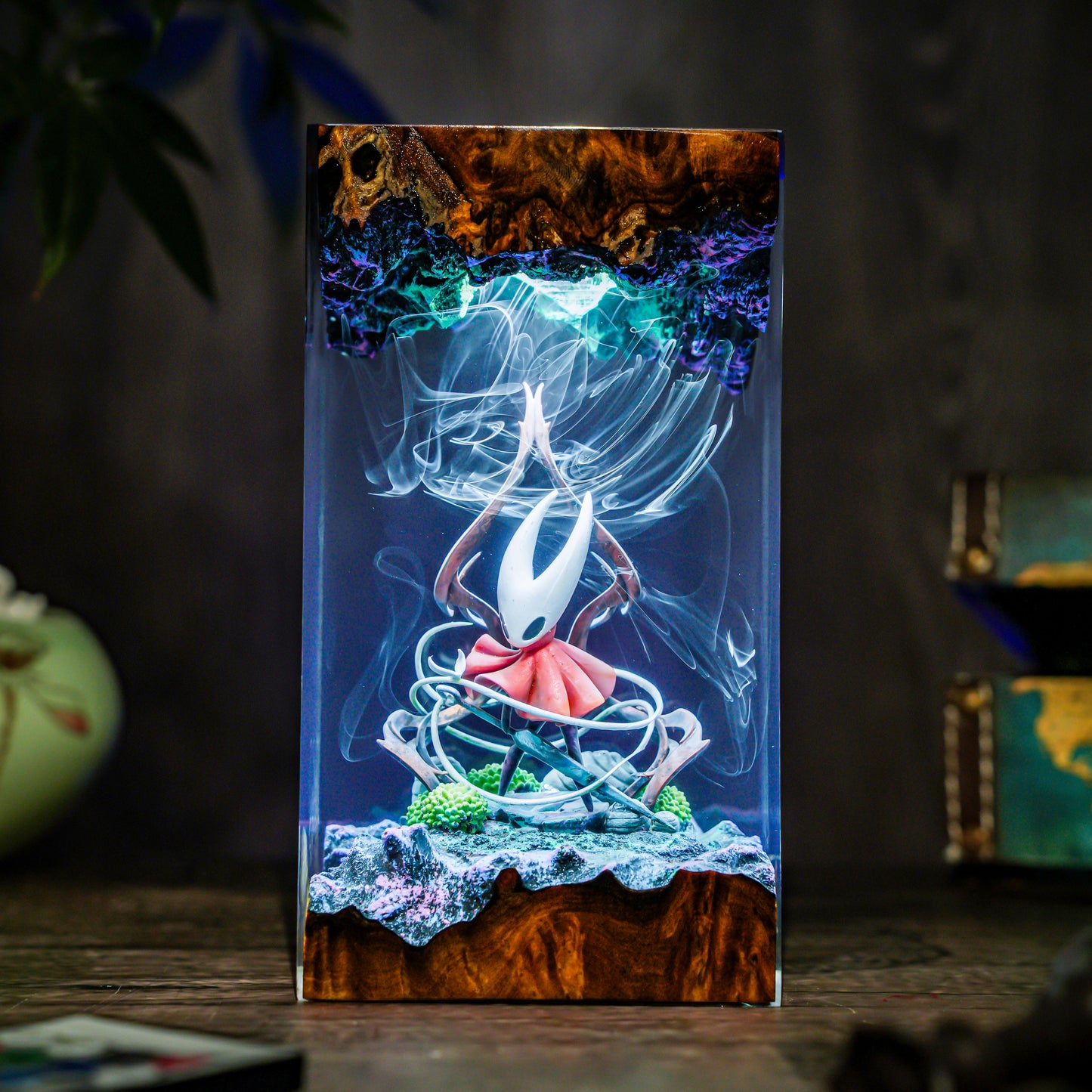 The Princess of Shells: Crimson Spirit Resin Lamp