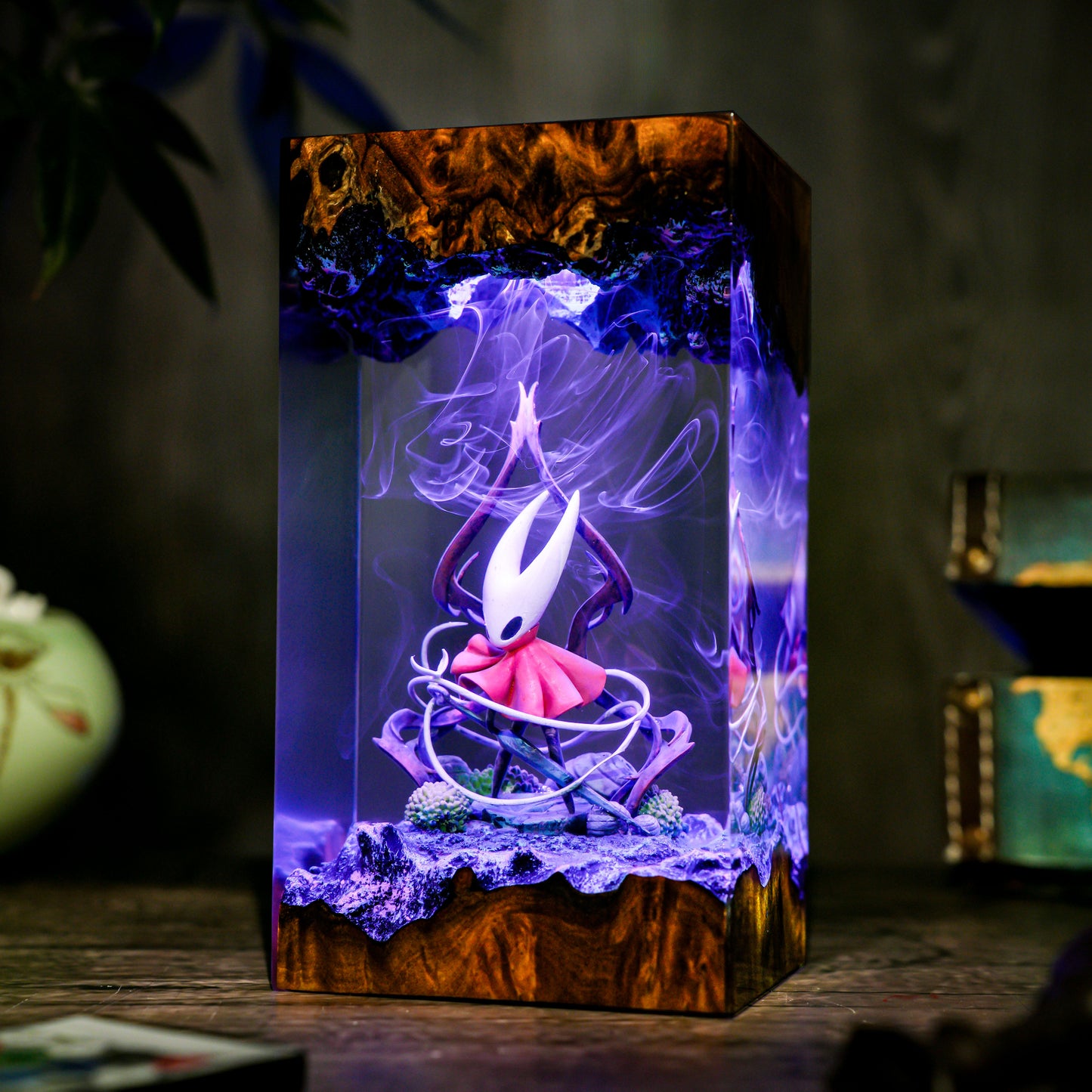 The Princess of Shells: Crimson Spirit Resin Lamp