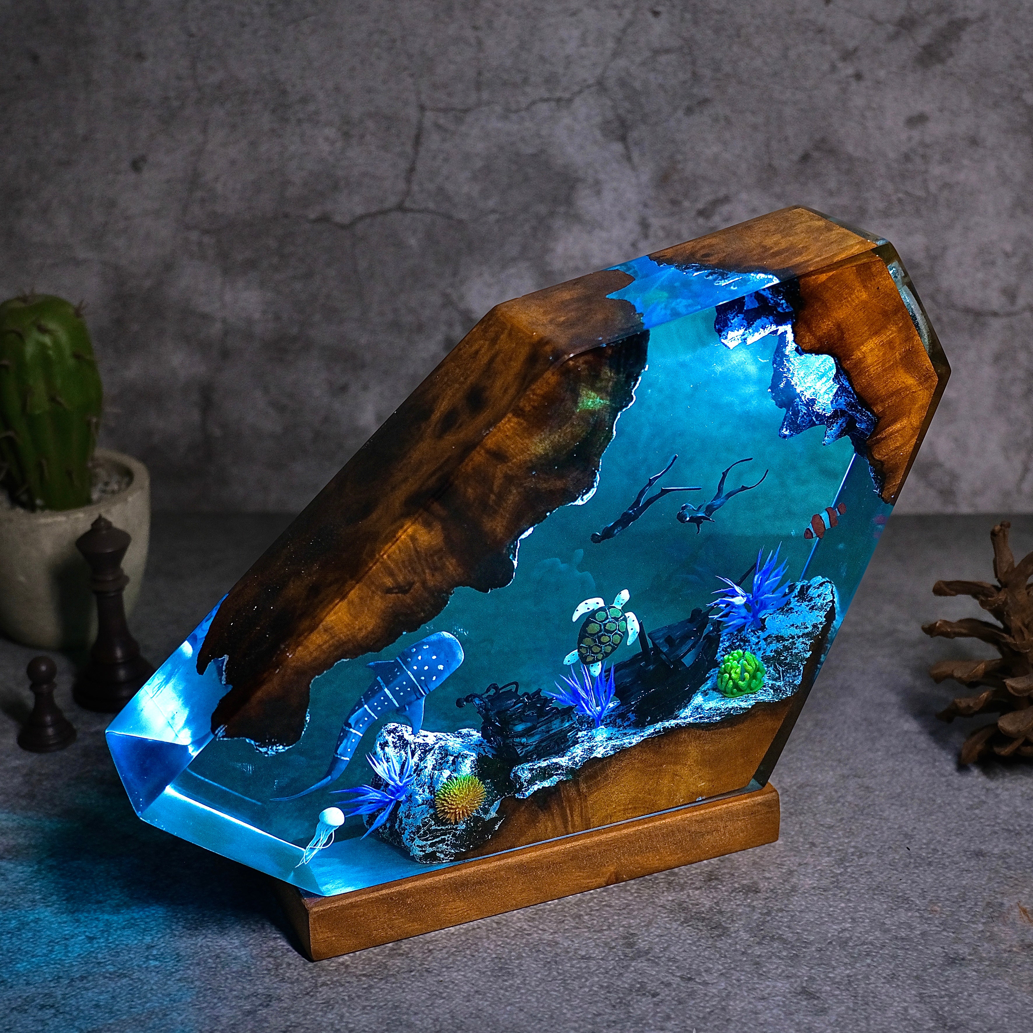 Ocean resin lamps . Sunken boat, Whale shark, turtle and 2 divers