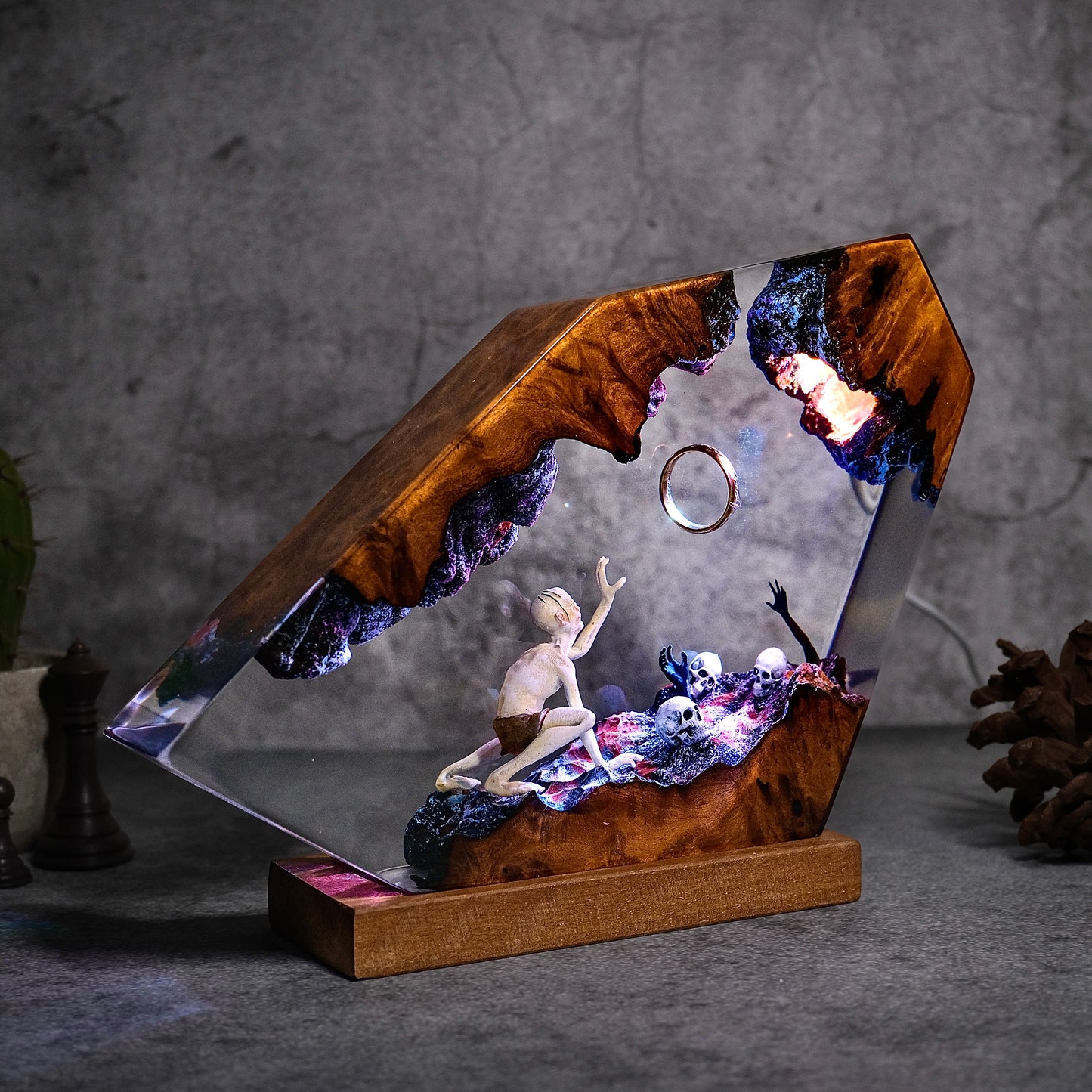 The Ring Seeker: Abyssal Shadow Resin Lamp