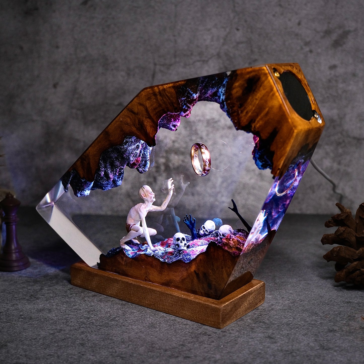 The Ring Seeker: Abyssal Shadow Resin Lamp