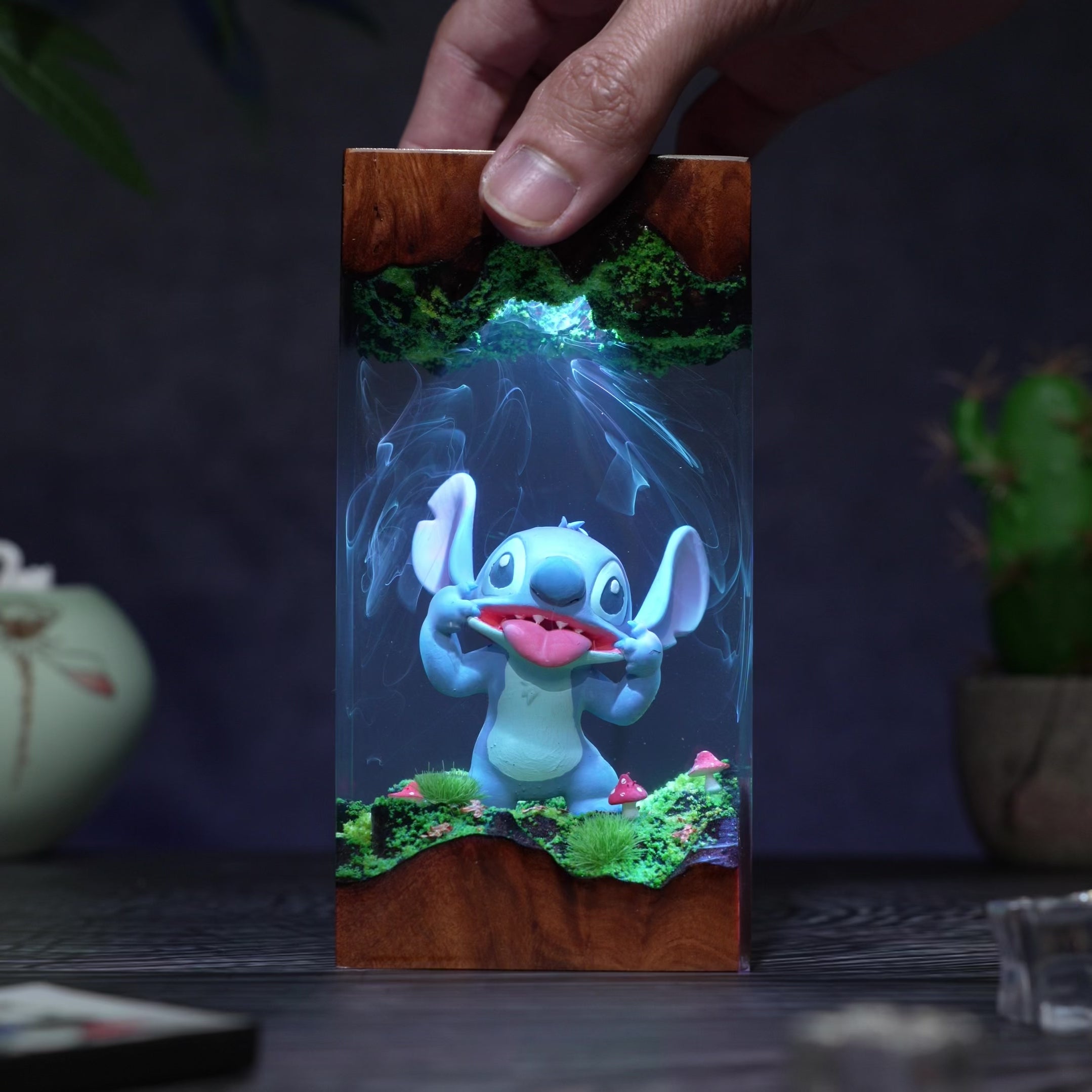 Stich Resin lamp