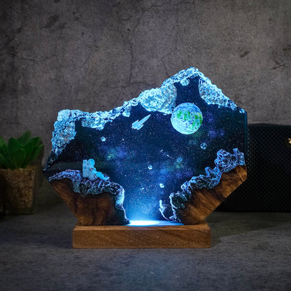 Space Piece. Milky Way, Astronauts and Earth Resin lamp